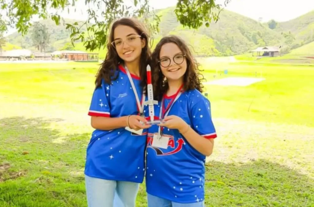 Alunas de Orleans que conquistaram o vice-campeonato na Jornada de Foguetes