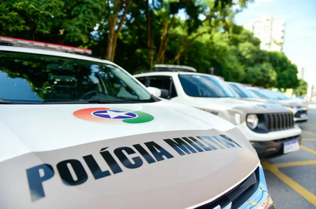 Casal é detido pela Polícia Militar de Itajaí após apreensão de drogas durante fiscalização de veículo