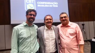 Alexandre Farias durante eleição na Confederação Brasileira de Tenis