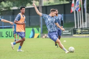 Caravaggio faz últimos ajustes para semifinal da Copa SC