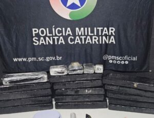 Casal é preso com mais de 11 kg de maconha em Itajaí
