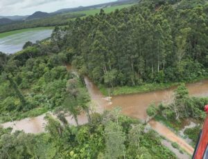Chuvas persistem em SC e causam alagamentos e deslizamentos