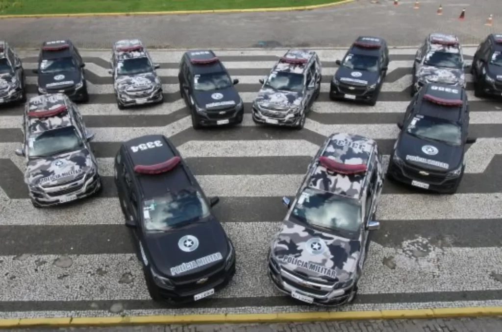 Policiais apreendem pistola usada por suspeito em confronto no bairro Barra do Aririú, Palhoça