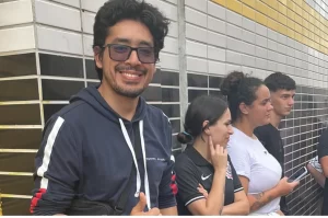 Corintiano encara fila de 16 horas para comprar ingresso para Criciúma x Corinthians
