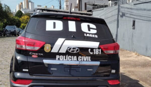 Operação policial cumpre 8 mandados contra tráfico em SC