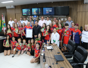 Equipe de karatê de Içara recebe moção pela conquista do Brasileiro