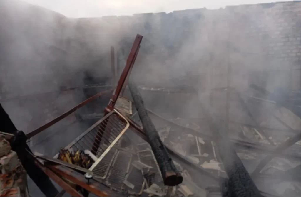 Estufa de fumo é destruída por incêndio em Santa Rosa do Sul