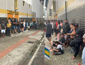 Torcedores do Criciúma e Corinthians começam a garantir presença no jogo de sábado