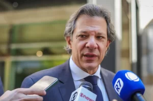 Haddad deve anunciar isenção de IR para rendas até R$ 5 mil