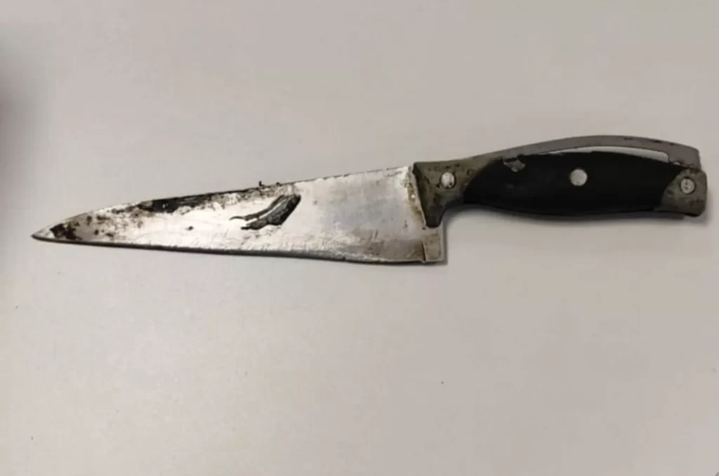 Faca utilizada no furto em comércio de Araranguá