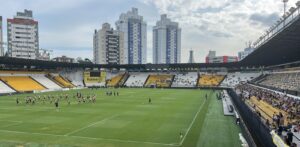 Criciúma realiza treino aberto para a torcida