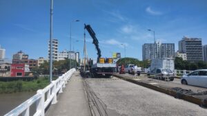 Ponte trancada segue causando transtornos no trânsito de Tubarão