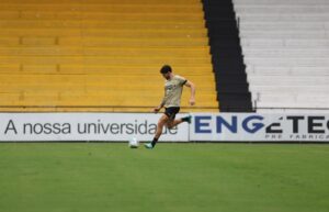 Criciúma recebe Corinthians em jogo decisivo pelo Brasileirão