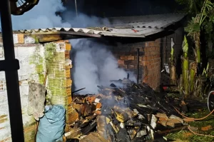 Incêndio atinge residência em Araranguá