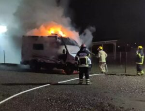 Incêndio destrói motorhome em Lontras, no Alto Vale
