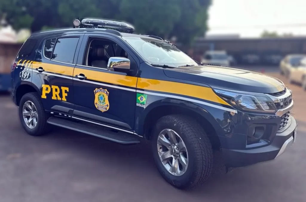 Viatura da PRF, como ilustração da ocorrência em Araranguá