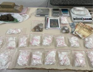 Polícia prende supostos traficantes em Itapema