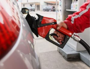 Imposto sobre gasolina e diesel aumenta a partir do próximo fim de semana