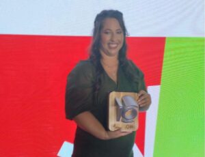 Professora de Itajaí conquista Prêmio Educador Nota 10