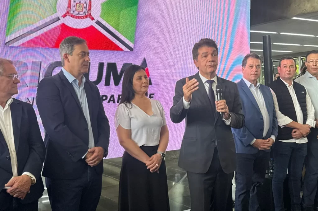 Ricardo Fabris não comparece à posse de Clésio Salvaro