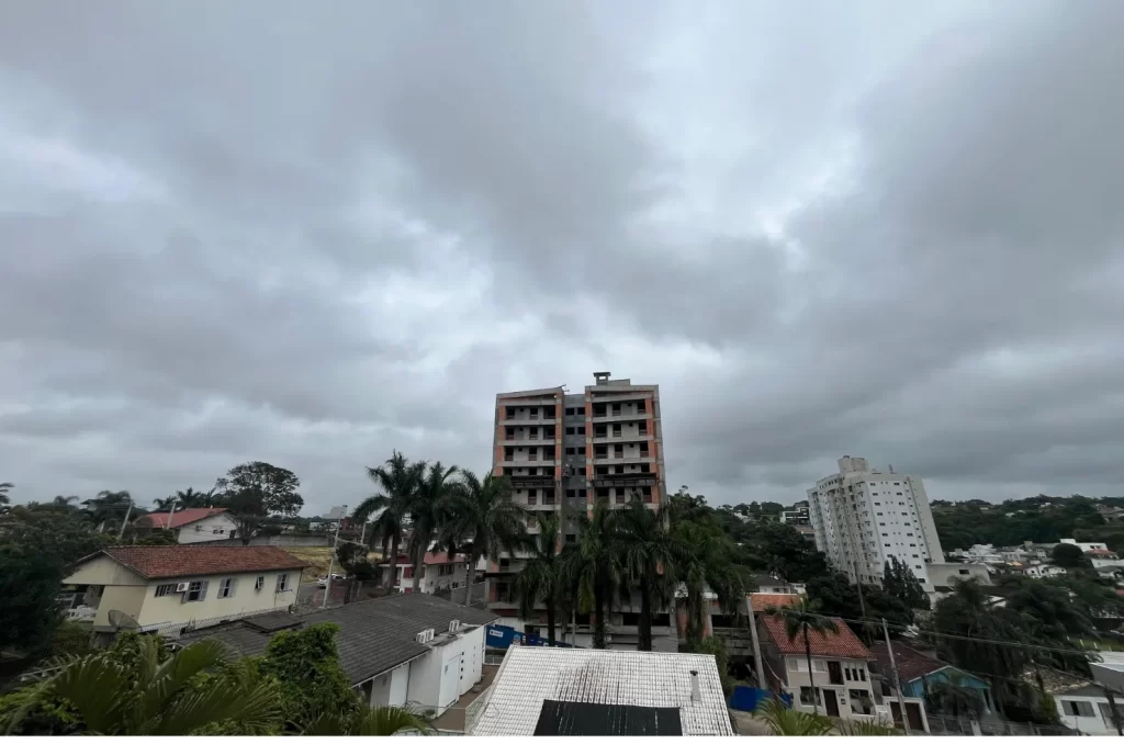 Tempo muda e Criciúma terá chuva e temperaturas amenas