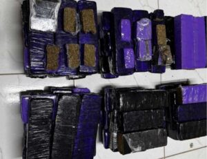 Traficante descarta 66 kg de maconha durante fuga