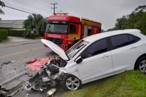Três pessoas ficam feridas em acidente em Criciúma