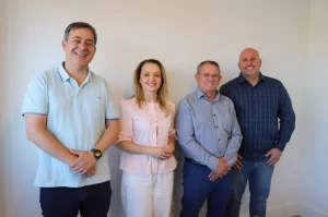 Prefeito eleito de Criciúma, Vaguinho Espíndola anuncia Geovana Benedet Zanette como secretária de Educação