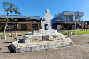 Vereador quer transformar praça da Santa Luzia em estacionamento público