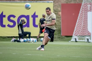 Vitória finaliza preparação e viaja para Criciúma