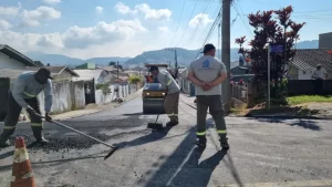 São José repara 11 mil buracos em ruas e calçadas em 18 meses