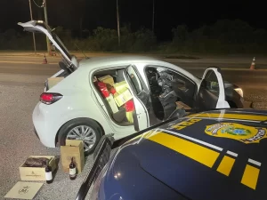[VÍDEO] Catarinense é flagrado no RS com carregamento de vinho contrabandeado avaliado em R$ 200 mil