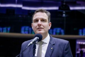Ricardo Guidi retoma mandato na Câmara Federal