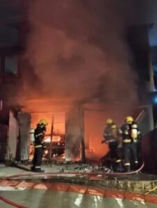 Incêndio em São José pode ter começado em carro elétrico