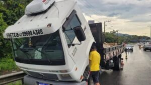 Caminhão quebrado causa transtorno na SC-401 em Florianópolis