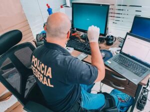 PF prende homens com diversos materiais de abuso sexual infantil