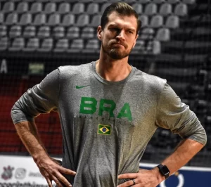 Catarinense é selecionado para comandar estrelas do basquete