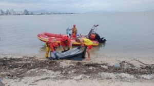 Corpo é encontrado no mar próximo à Ponte Hercílio Luz