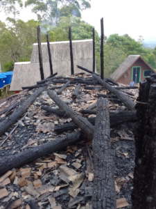 Incêndio destrói imóvel em Imaruí