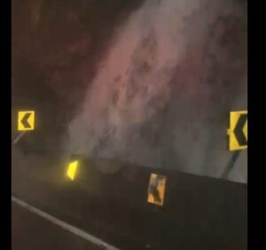 [VÍDEO] Fortes chuvas formam cachoeiras na Serra do Rio do Rastro