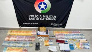 Operação Bearak prende 6 pessoas e apreende drogas em Rio do Sul