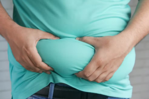 Os “pneuzinhos” estão te incomodando? Entenda mais sobre a gordura abdominal