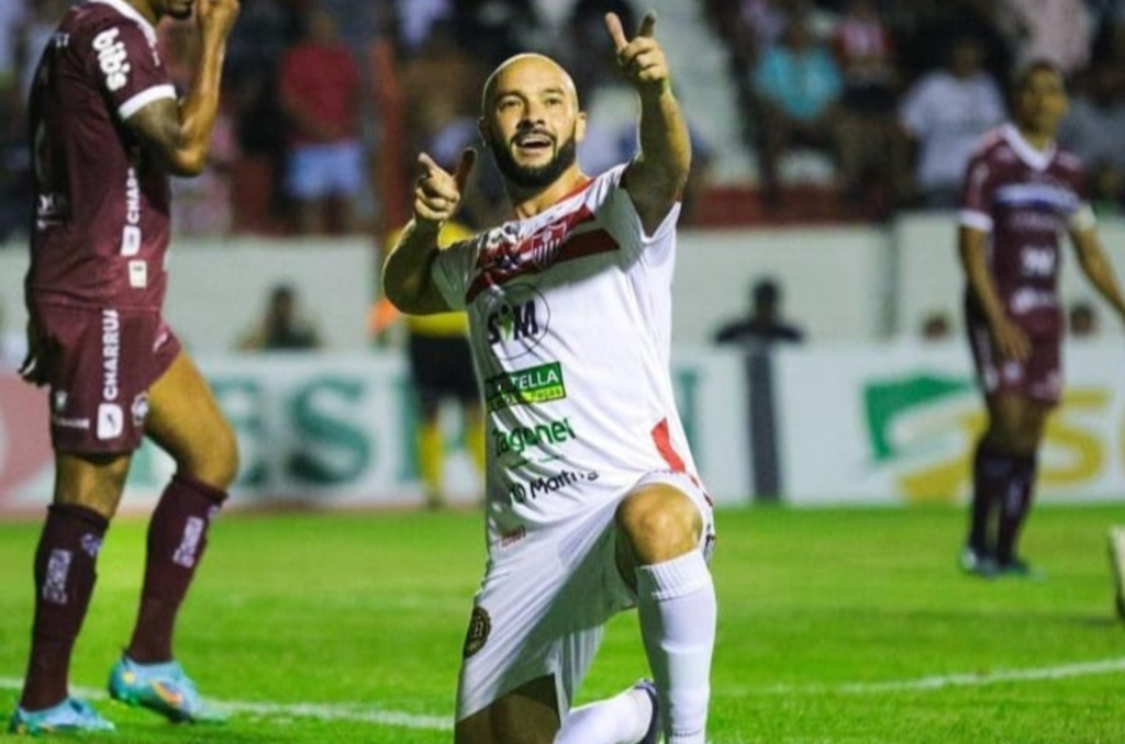 Atlético Tubarão confirma primeiro reforço para 2025