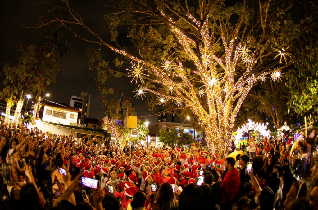 Palhoça já está iluminada e preparada para o Natal