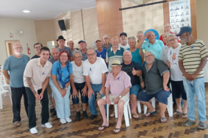 Palestra sobre prevenção ao câncer de próstata é ministrada para público da terceira idade
