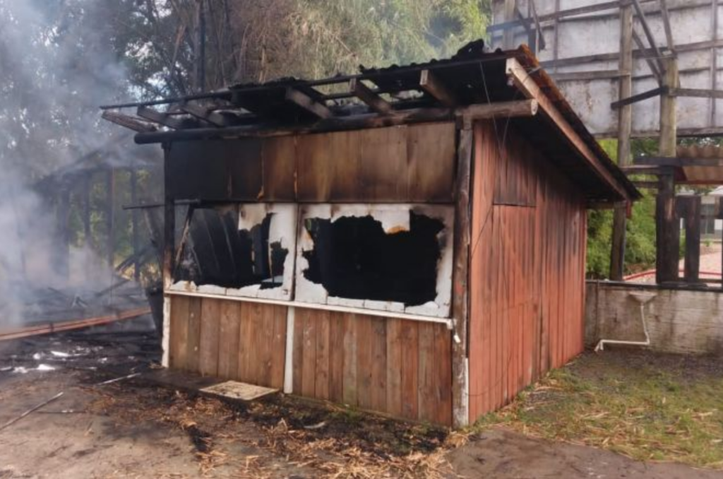 Polícia Civil abre inquérito após incêndio na casa do autor do atentado ao STF