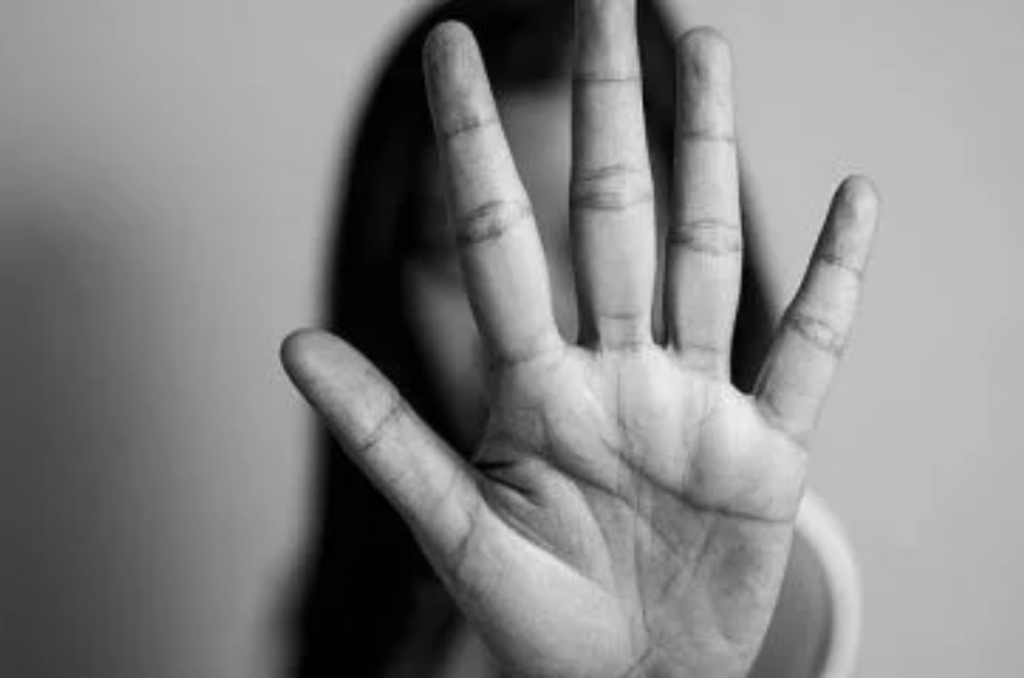 Mulher é agredida pelos parentes do ex-companheiro