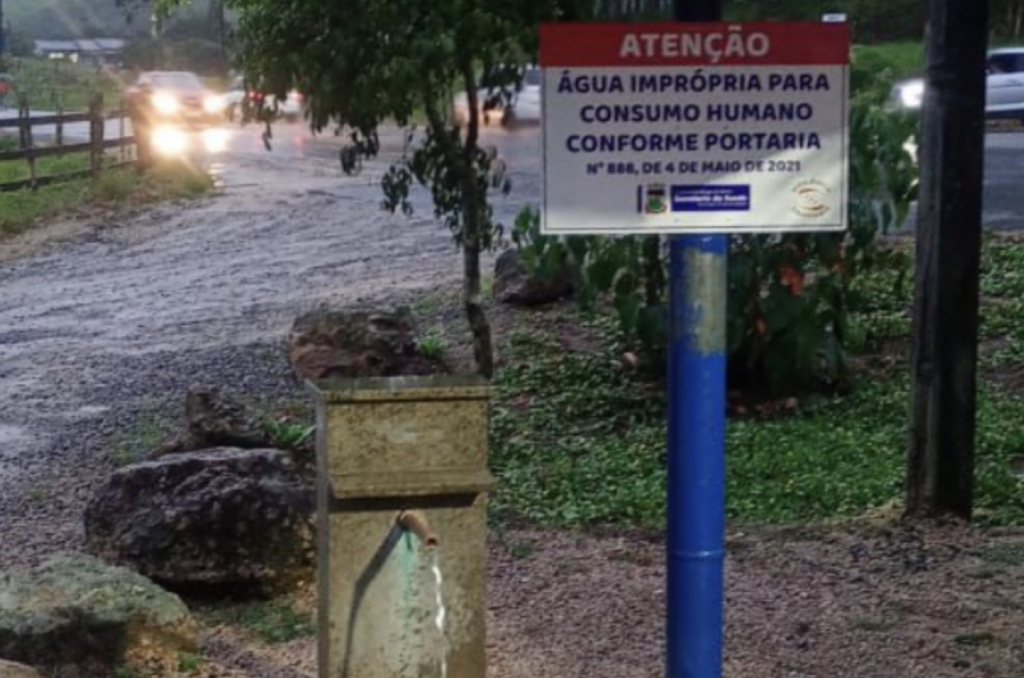 Bactéria que pode causar infecções é detectada em bica d'água