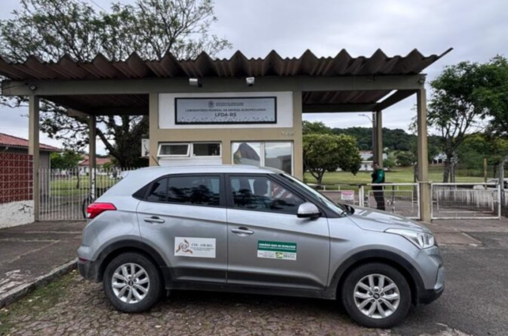 Produtos de origem animal passam por coleta de amostras em estabelecimento de Tubarão