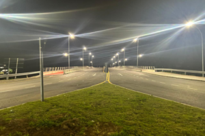 Parte da ponte Stélio Cascaes Boabaid recebe iluminação
